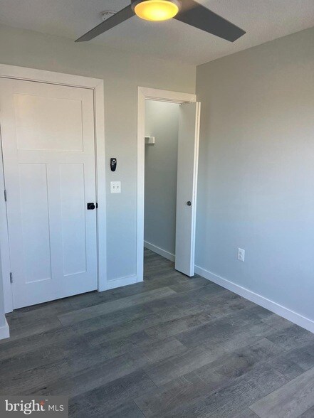 Building Photo - 2214 Deerfern Crescent
