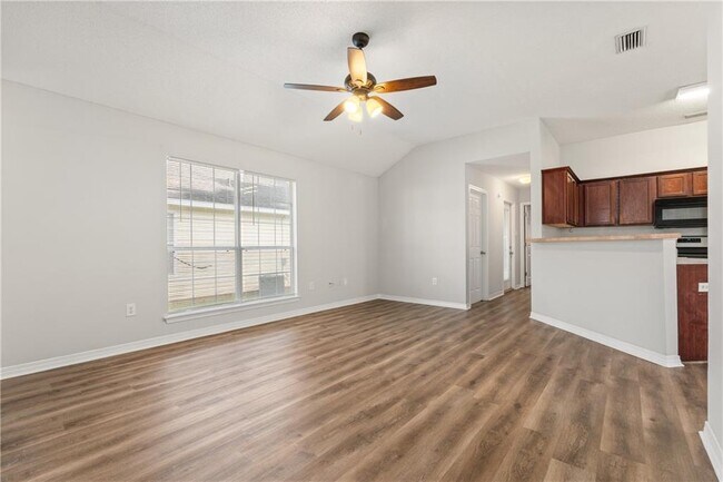 Building Photo - 2218 Summer Crossing