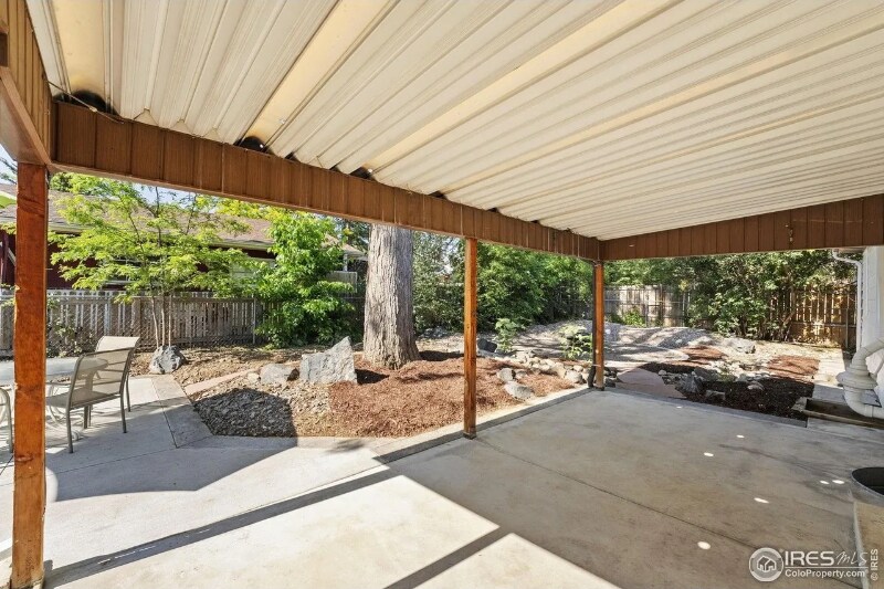 Building Photo - 1601 Collins Ct