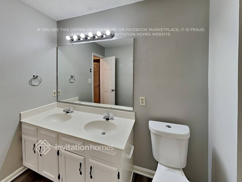 Building Photo - 1311 St Andrews Dr