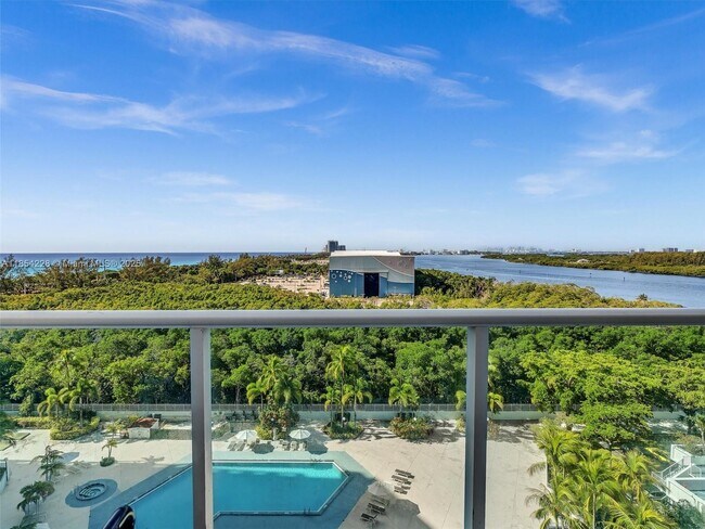 Primary Photo - 100 Bayview Dr