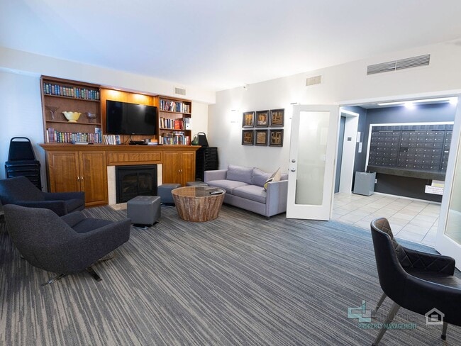 Building Photo - 4TH OF JULY 1-MONTH FREE SPECIAL! Renovated 2 Bd/2 Ba Condo w/parking