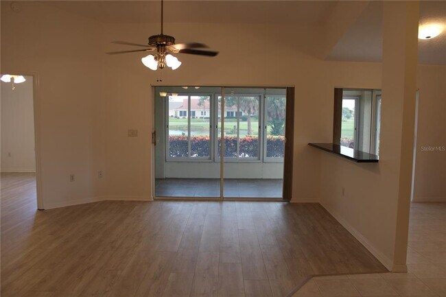Building Photo - 1702 Fairway Trce