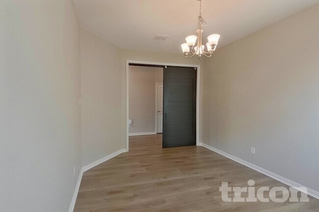 Building Photo - 1348 Renoir Dr