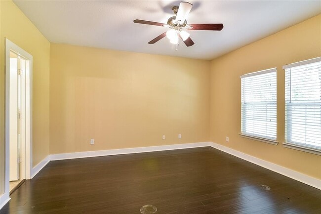 Building Photo - 10750 Cobblecreek Way