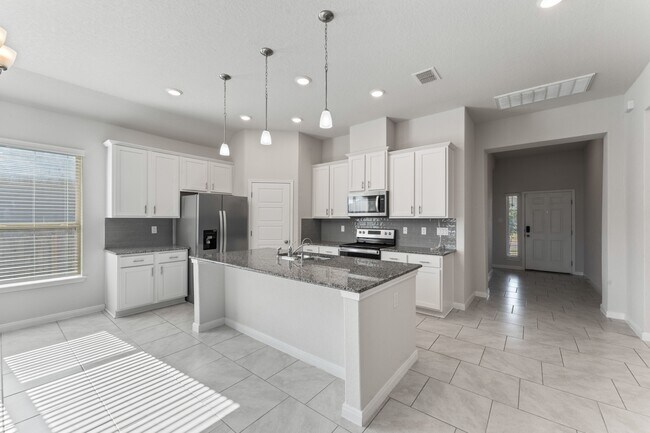 Building Photo - 229 Stag Way