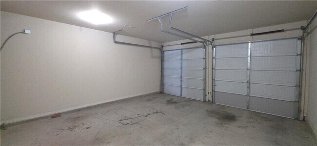 Building Photo - 2200 Oakland Grove Pl