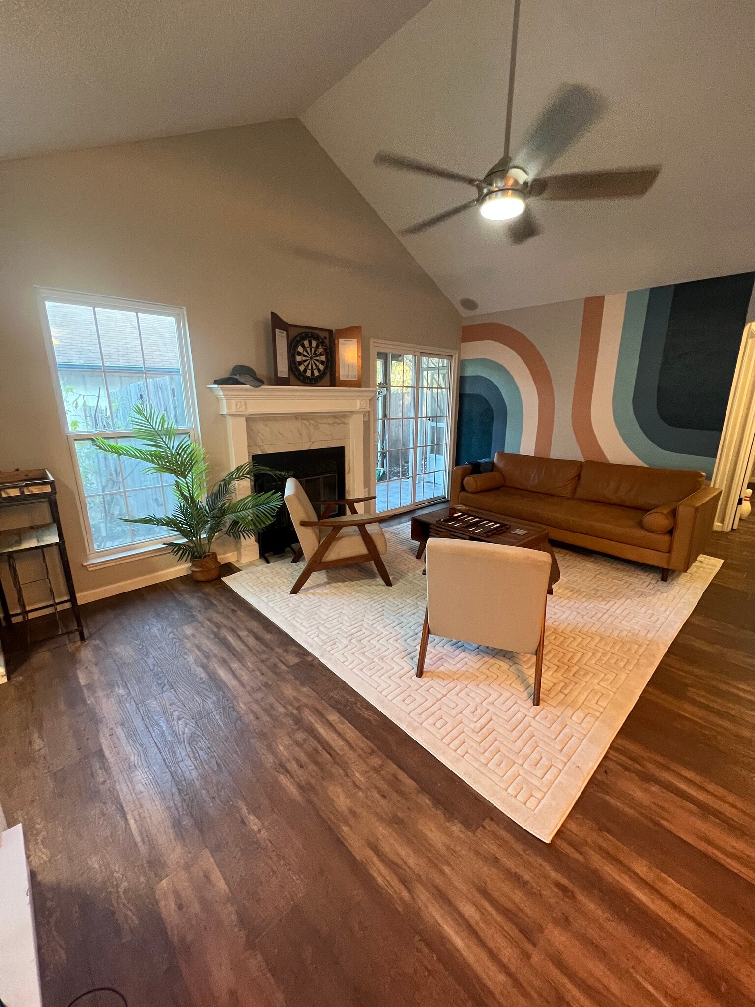 Building Photo - 807 Kavanagh Dr