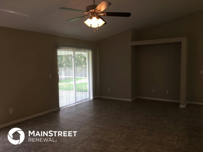 Building Photo - 622 SW 11th Ave