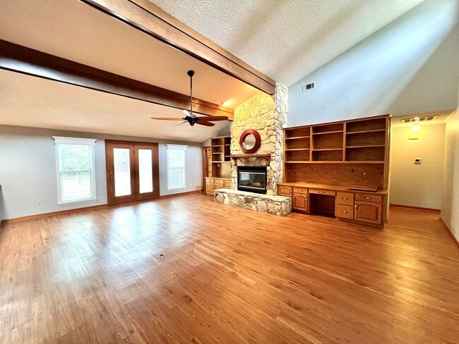 Building Photo - Fabulous house in Avondale on the East sid...