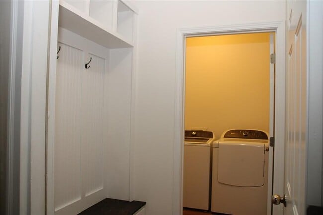 Building Photo - 1322 Loowit Falls Way