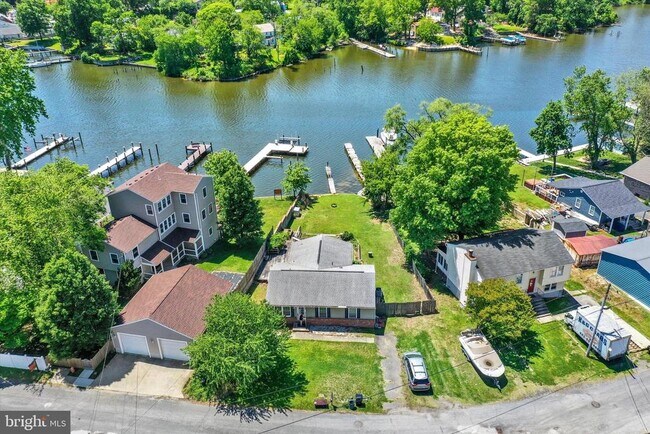 Building Photo - 8027 Shore Rd