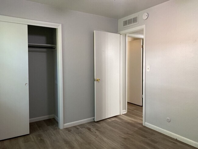 Building Photo - 3 Bed 1 Bath w/ 1 car garage West-Side Fort Collins Ranch