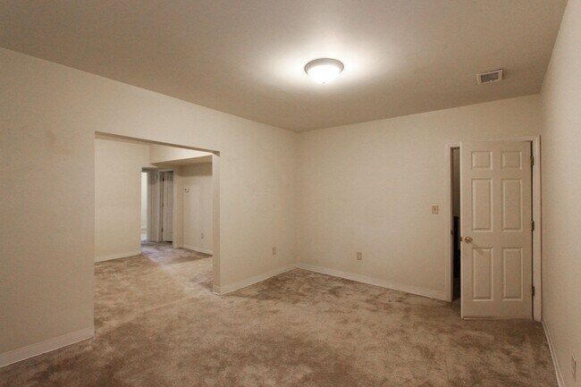 Interior Photo - Sailor 7811