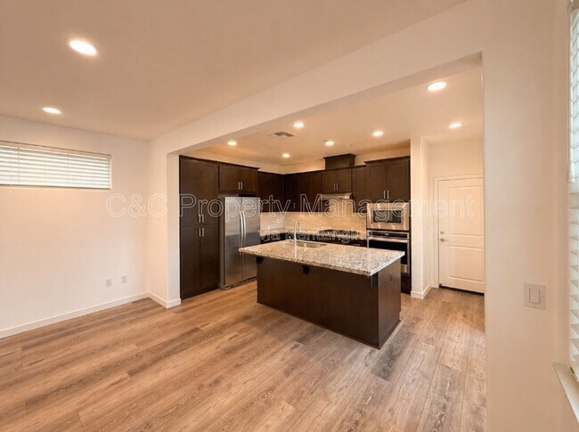 Building Photo - 1263 S Palermo Ln
