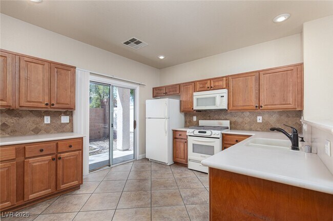 Building Photo - 9029 Mossy Hollow Ave