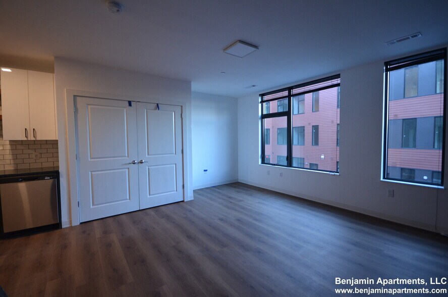 Building Photo - 89 Brighton Ave