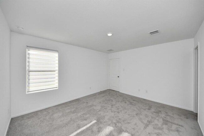Building Photo - 3052 Dawn Sound Dr