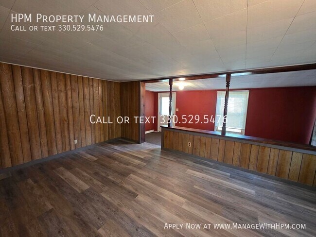 Building Photo - 2164 Penguin Dr