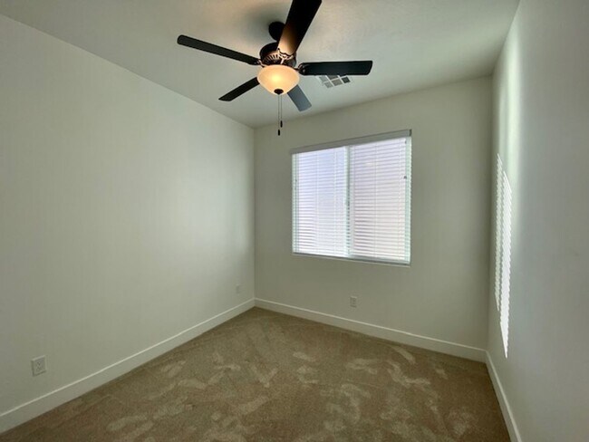 Building Photo - 2473 350 N