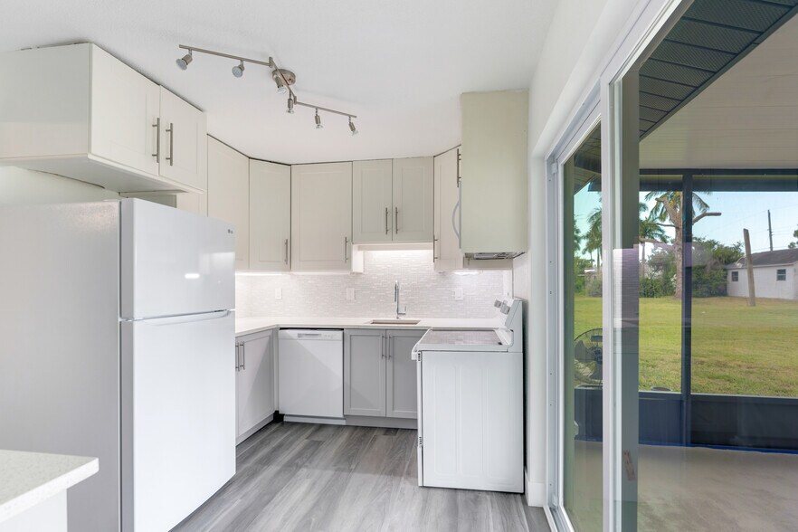 Kitchen - 16320 John Morris Rd