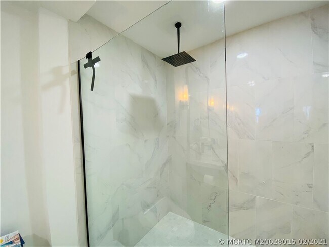 Building Photo - 7440 S Ocean Dr