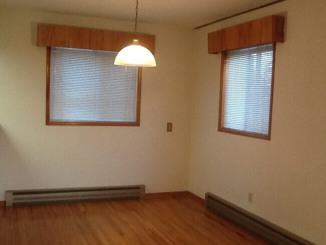Building Photo - 1110 NE 259th St
