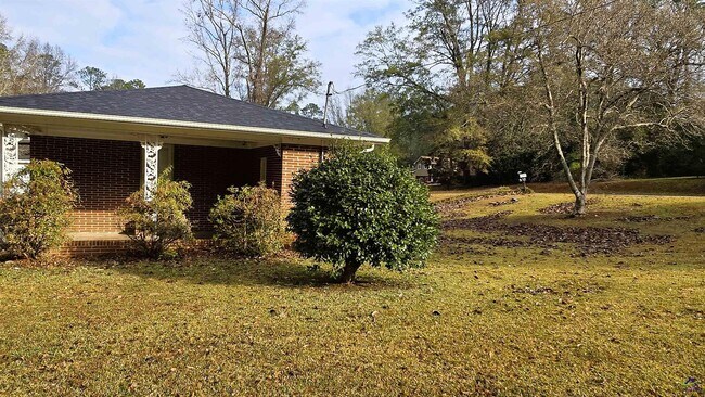 Building Photo - 4035 Meadowbrook Dr