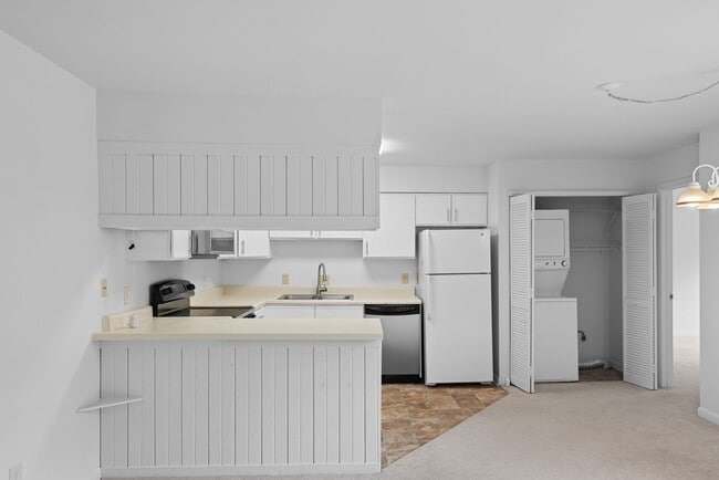 Building Photo - Condo in Chapel Hill - short term option!