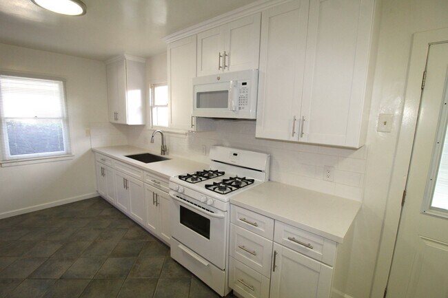 Building Photo - 86-90joanne