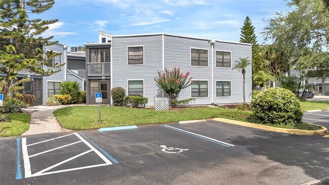 Building Photo - 3652 Southpointe Dr
