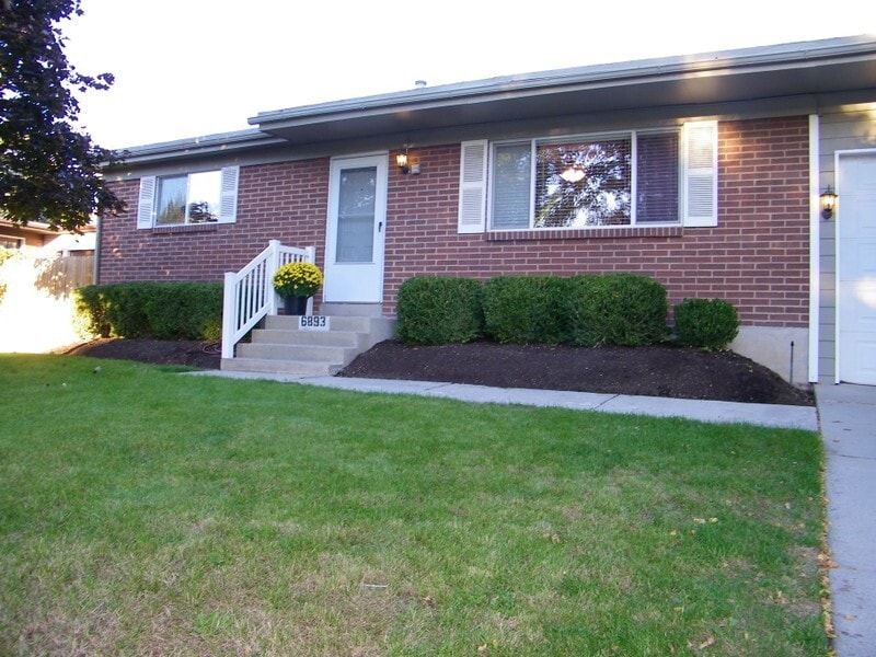 Building Photo - 6893 Rhonda Ave