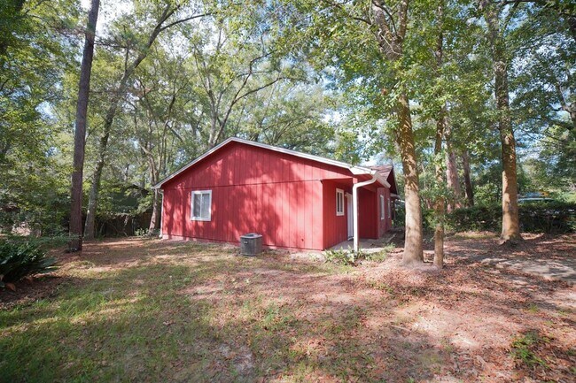 Building Photo - 2739 W Tharpe St