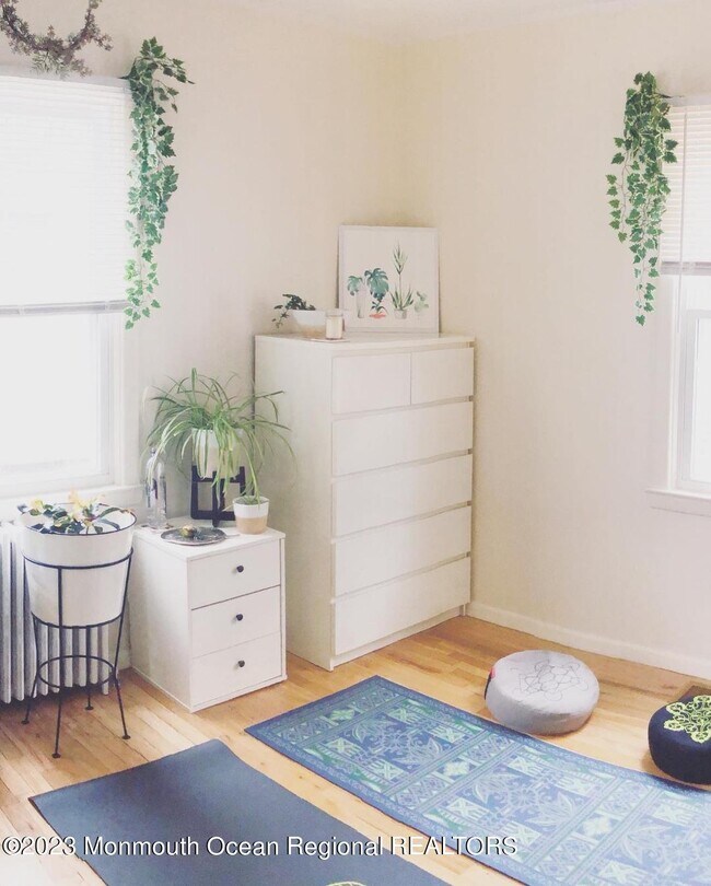 Building Photo - 21 E Lincoln Cir