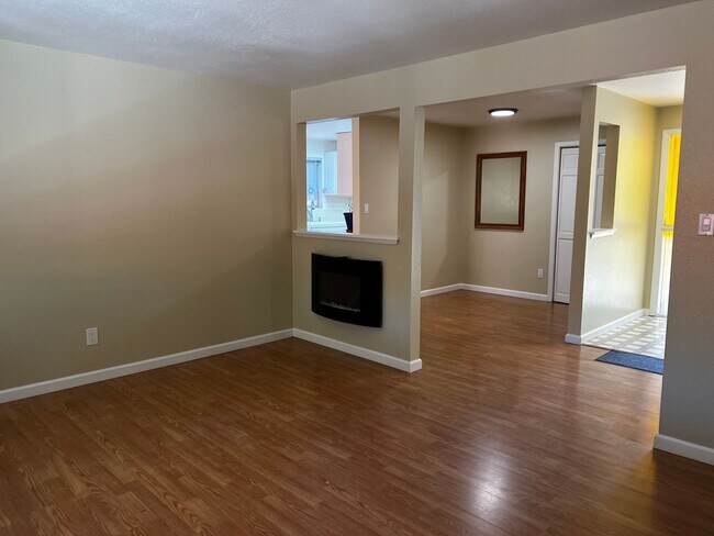 Building Photo - 515 Nancy Cir