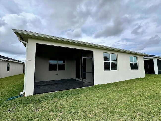 Building Photo - 9035 Dahlia Cir