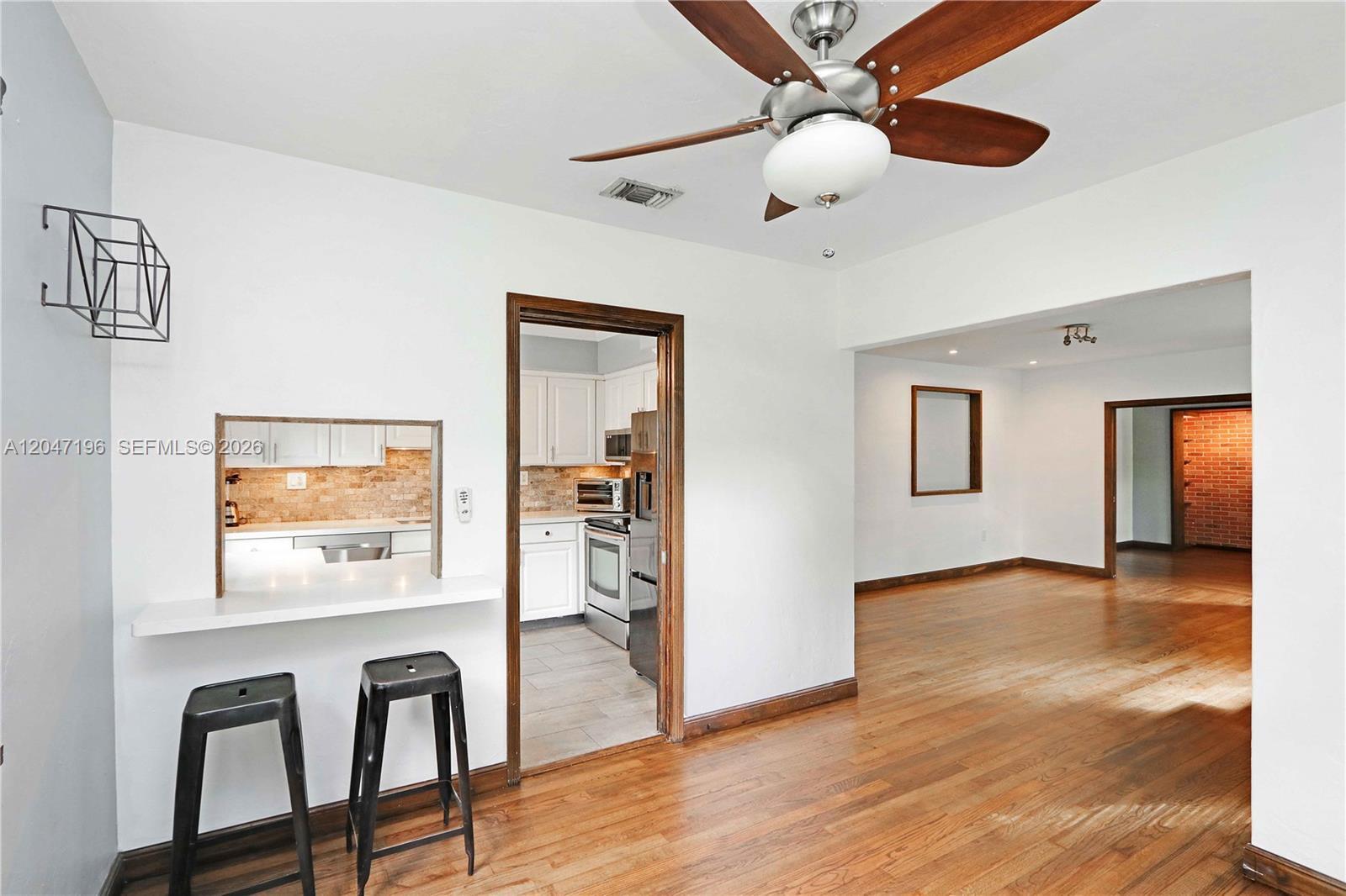 Building Photo - 221 Camilo Ave