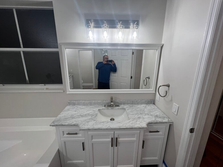 Building Photo - 1342 Crossbill Court