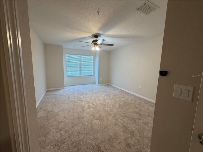 Building Photo - 2432 Seven Oaks Dr