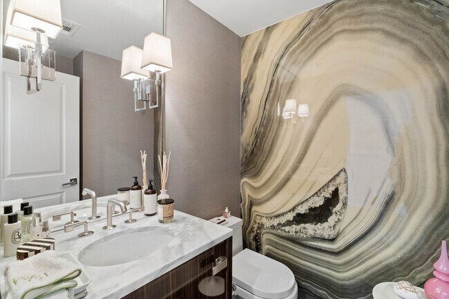 Building Photo - 2575 Peachtree Rd NE