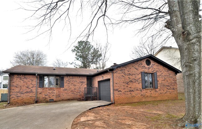 Primary Photo - 1071 Sandy Springs Rd NW