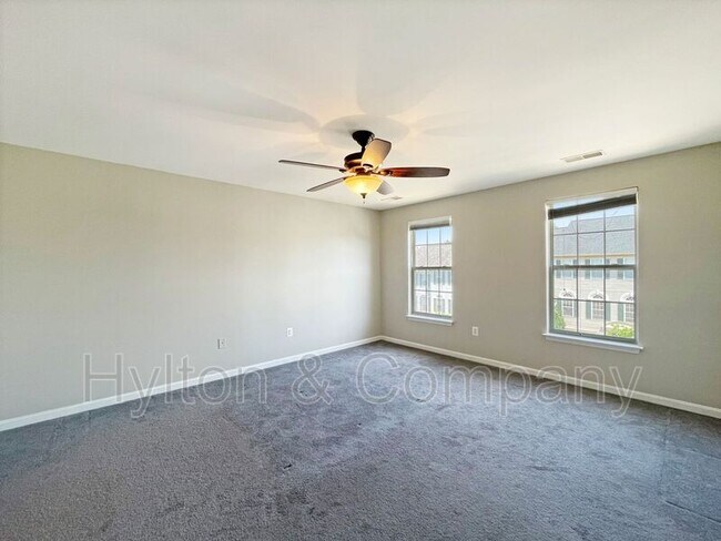 Building Photo - 15716 Palermo Terrace