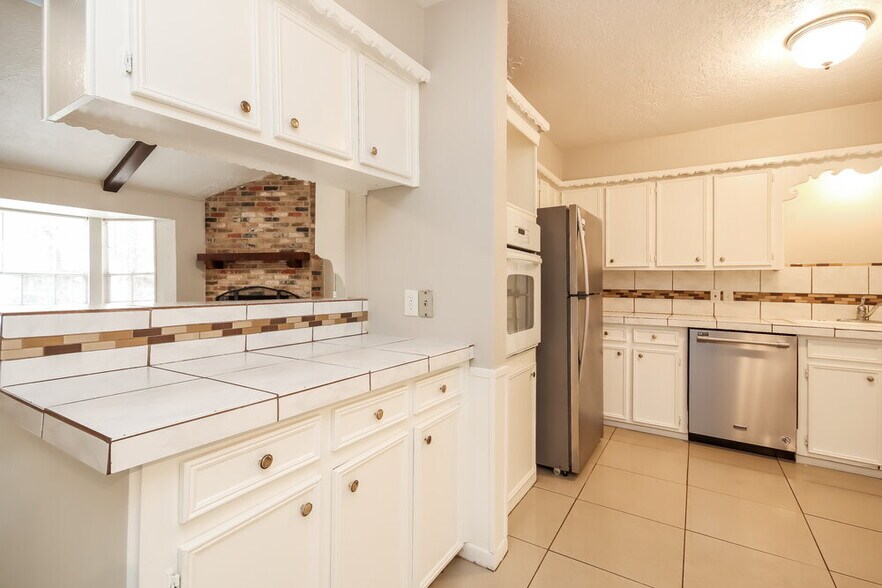 Building Photo - 111 Belvedere Dr