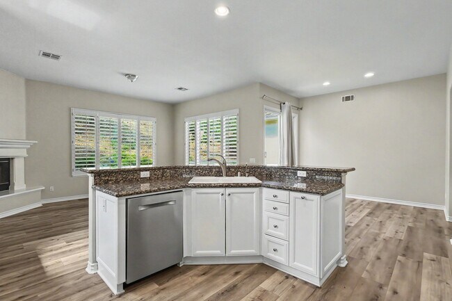 Building Photo - 4614 Via Del Rancho