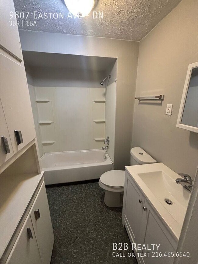 Building Photo - 9807 Easton Ave