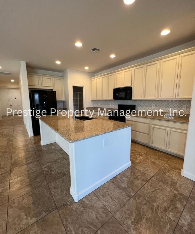 Building Photo - Dont Miss This Spacious Northwest home!!!