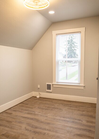 Building Photo - 2402 Rucker Ave