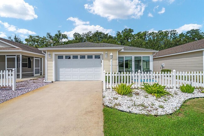 Building Photo - Furnished Annual Rental – Near Brownwood Town Square