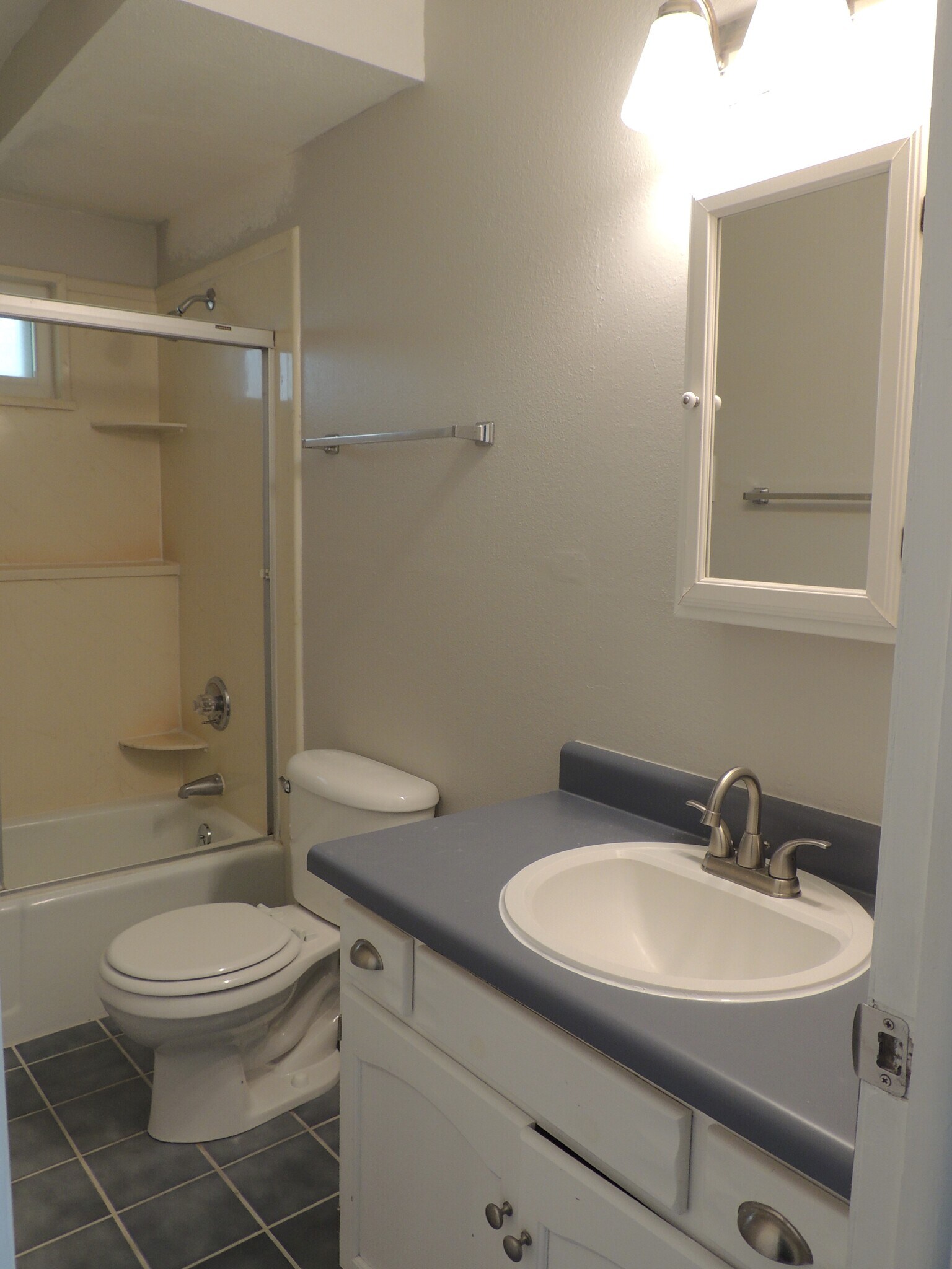 Building Photo - 2664 Bahamas Way