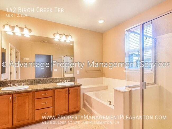 Building Photo - 142 Birch Creek Terrace